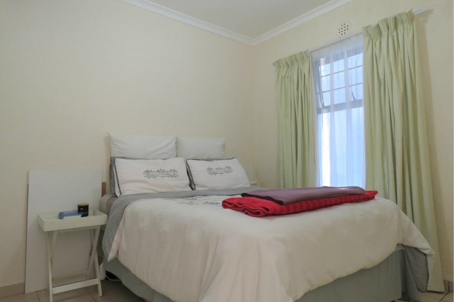 To Let 2 Bedroom Property for Rent in Parklands Western Cape